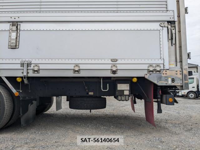 Isuzu GIGA 2017-04 7250919-20