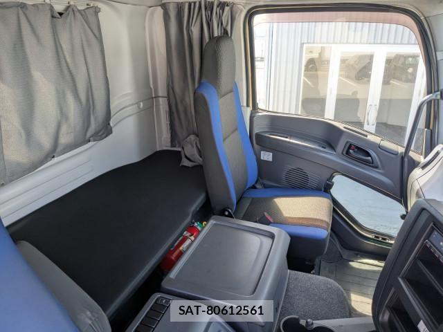 Isuzu GIGA 2016-09 7250921-26