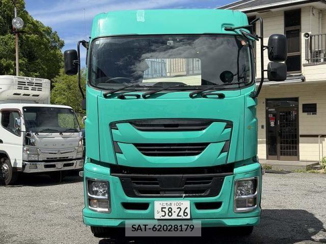 Isuzu GIGA 2016-08 7250924-0