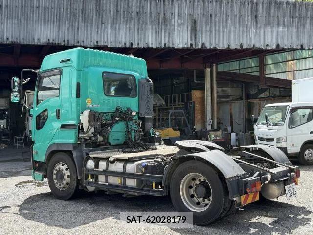 Isuzu GIGA 2016-08 7250924-3