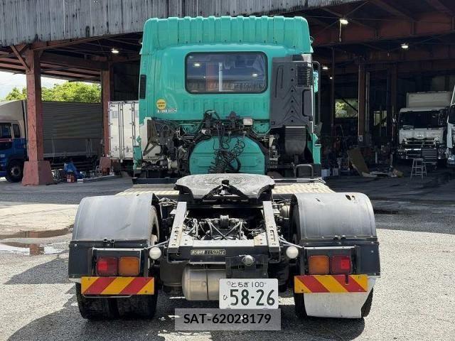Isuzu GIGA 2016-08 7250924-4