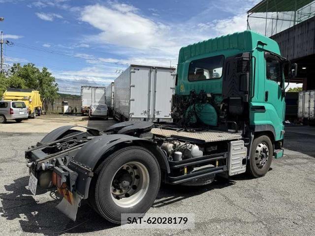 Isuzu GIGA 2016-08 7250924-5