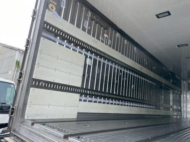 Isuzu GIGA 2017-12 7306682-9