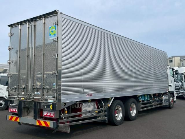 Isuzu GIGA 2017-12 7306682-3