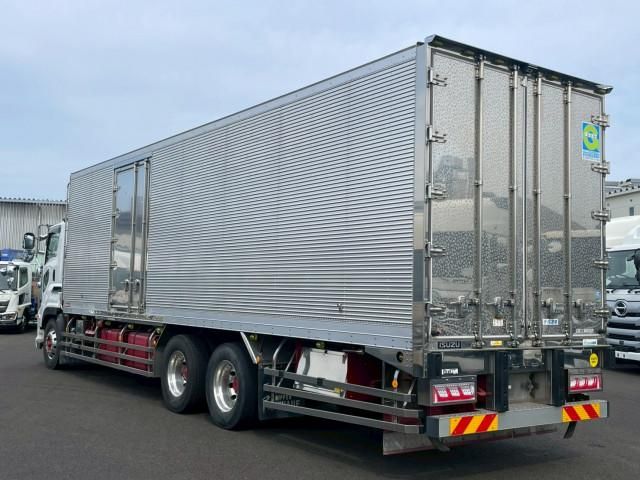Isuzu GIGA 2017-12 7306682-5