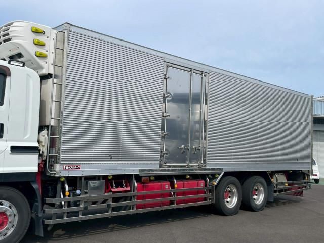 Isuzu GIGA 2017-12 7306682-6