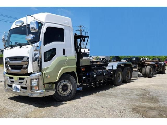 Isuzu GIGA 2017-07 7383913-0