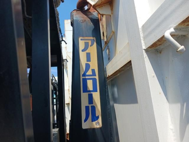 Isuzu GIGA 2017-07 7383913-9