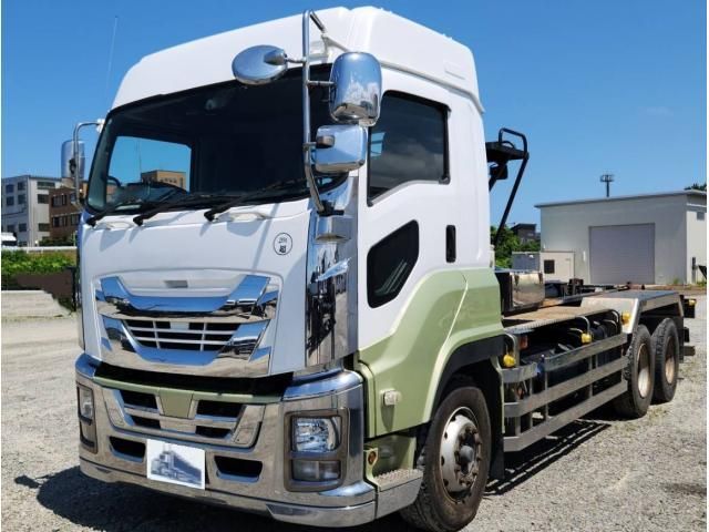 Isuzu GIGA 2017-03 7383916-0