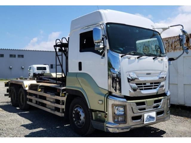 Isuzu GIGA 2017-03 7383916-1