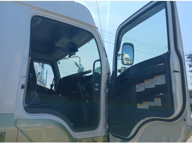 Isuzu GIGA 2017-03 7383916-20