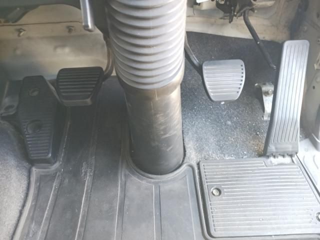 Isuzu GIGA 2017-03 7383916-25
