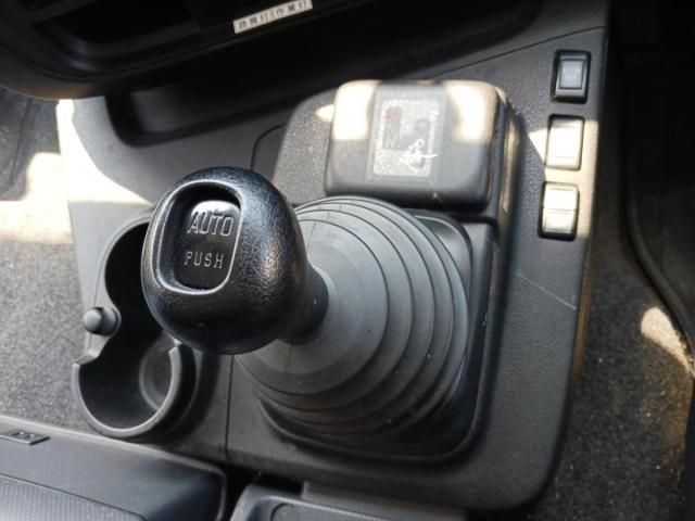 Isuzu GIGA 2017-03 7383916-27