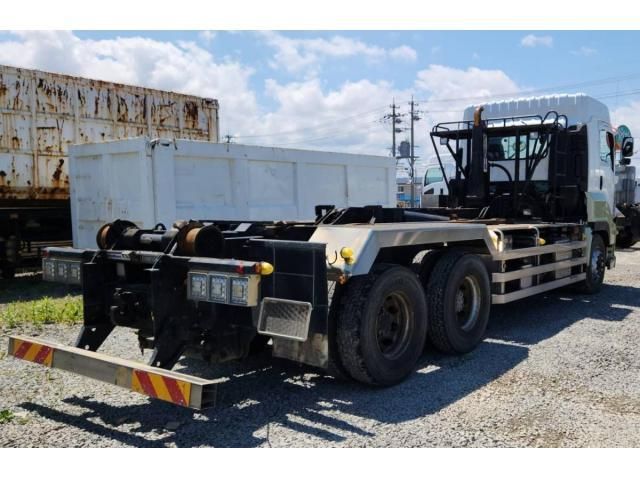 Isuzu GIGA 2017-03 7383916-3