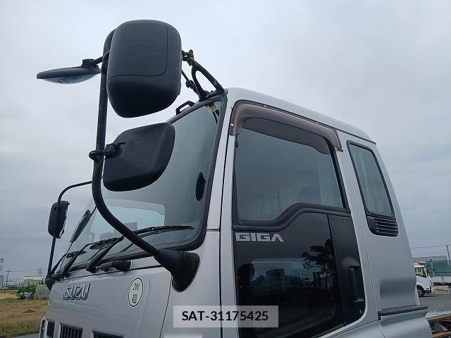 Isuzu GIGA 2013-03 7500715-12