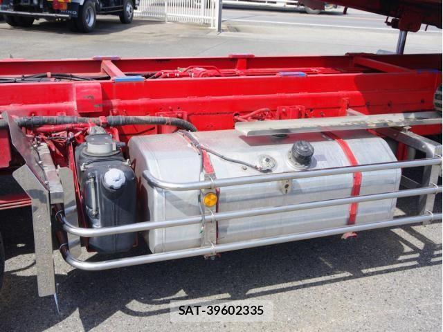 Isuzu GIGA 2014-04 7500706-18