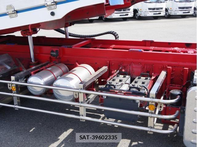 Isuzu GIGA 2014-04 7500706-19