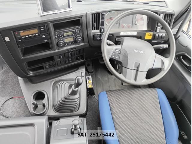Isuzu GIGA 2017-01 7500710-26