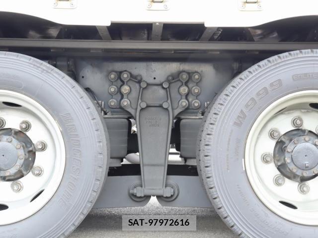 Isuzu GIGA 2017-03 7508731-15