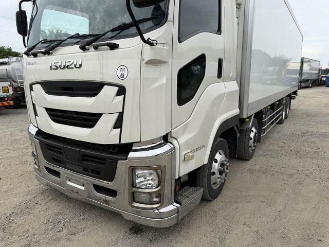 Isuzu GIGA 2016-09 7606896-11