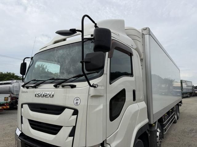 Isuzu GIGA 2016-09 7606896-12