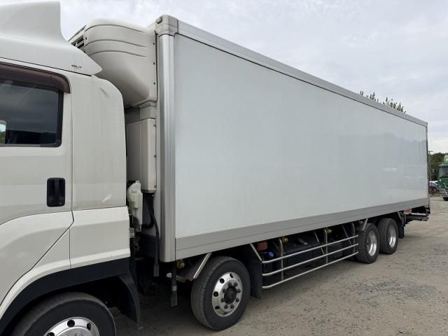 Isuzu GIGA 2016-09 7606896-13