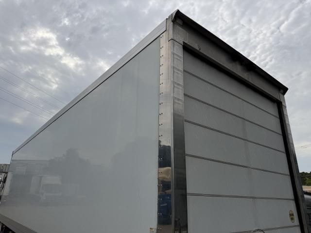 Isuzu GIGA 2016-09 7606896-15