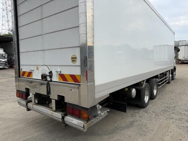 Isuzu GIGA 2016-09 7606896-16