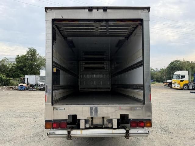 Isuzu GIGA 2016-09 7606896-18