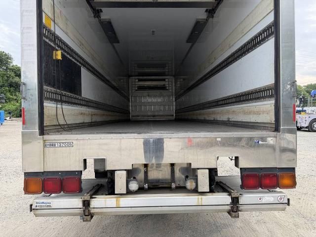Isuzu GIGA 2016-09 7606896-19
