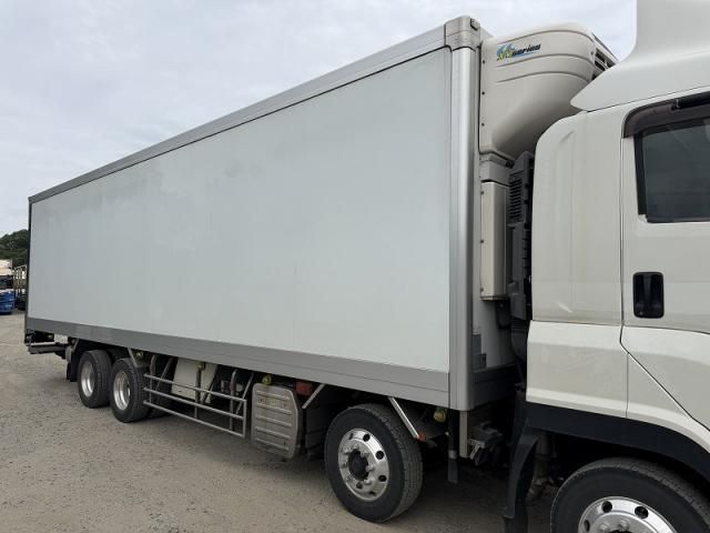 Isuzu GIGA 2016-09 7606896-8
