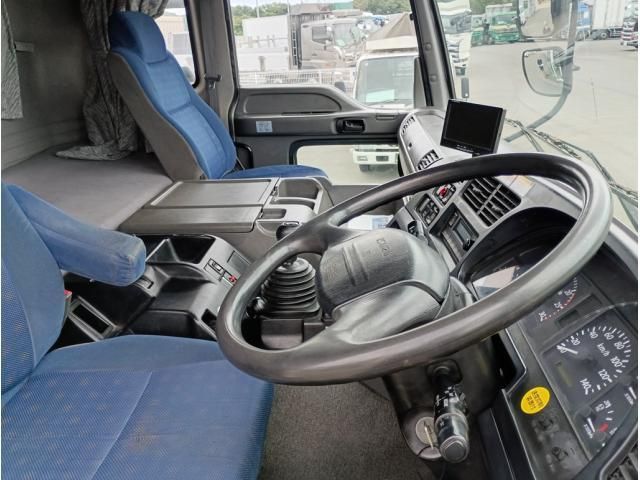 Isuzu GIGA 2010-08 7606895-21