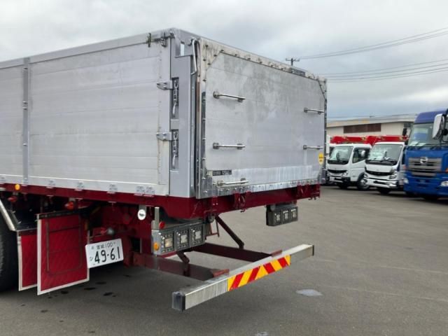 Isuzu GIGA 2017-05 7606894-13