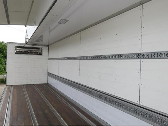 Isuzu GIGA 2018-10 7606893-9
