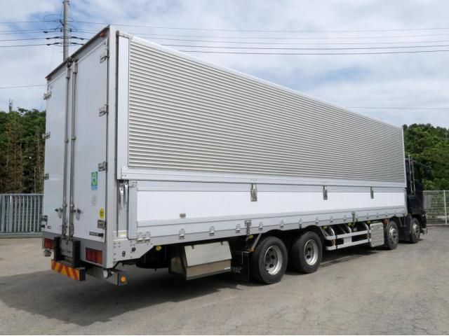Isuzu GIGA 2018-10 7606893-3
