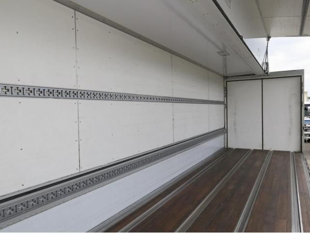 Isuzu GIGA 2018-10 7606893-8