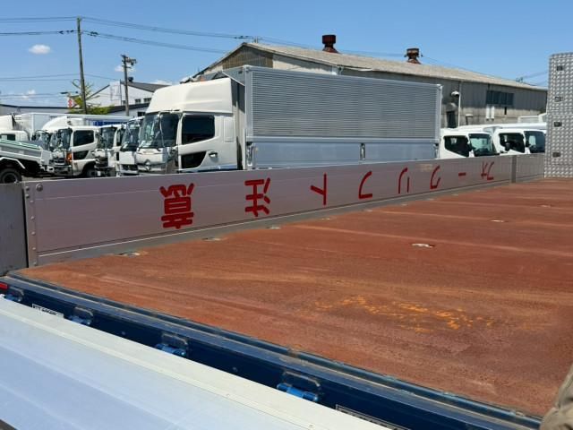 Isuzu GIGA 2017-06 7710325-9