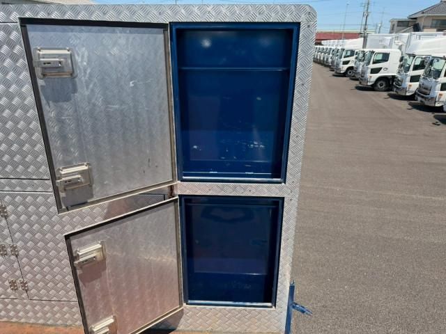 Isuzu GIGA 2017-06 7710325-15