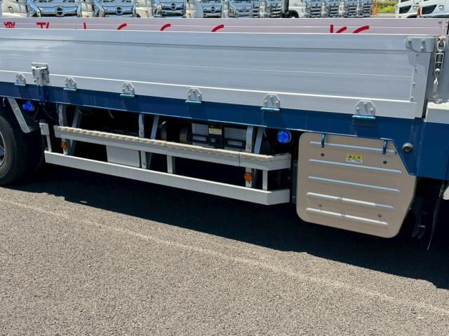 Isuzu GIGA 2017-06 7710325-17