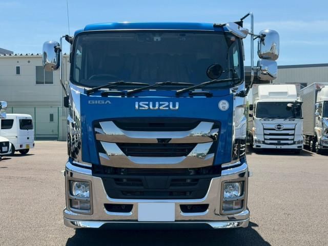 Isuzu GIGA 2017-06 7710325-1