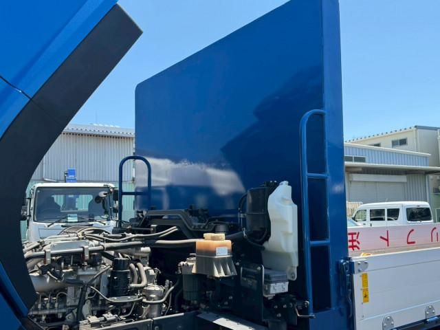 Isuzu GIGA 2017-06 7710325-21