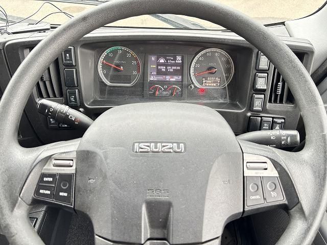 Isuzu GIGA 2018-03 7710329-14