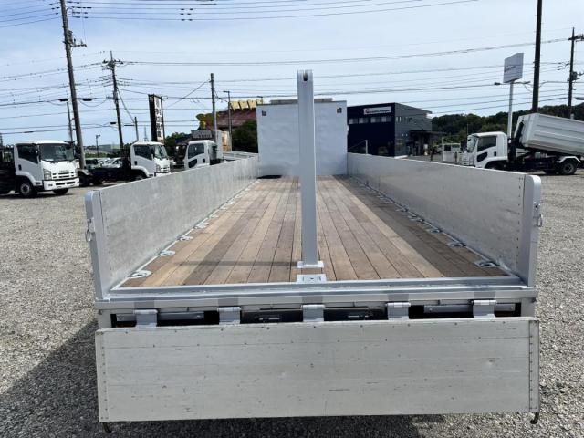 Isuzu GIGA 2016-01 7710330-8