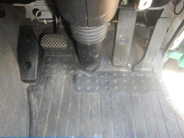 Isuzu GIGA 2014-05 7864720-21