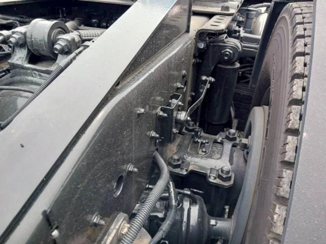 Isuzu GIGA 2017-02 7864721-29