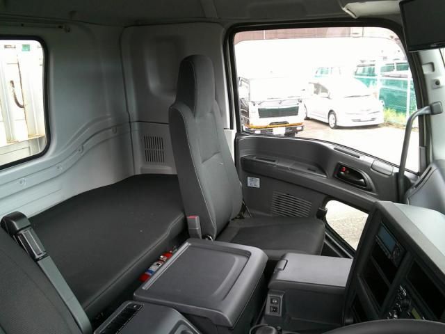 Isuzu GIGA 2022-02 7864716-13