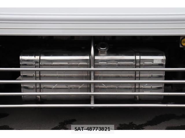 Isuzu GIGA 2018-03 7902656-25