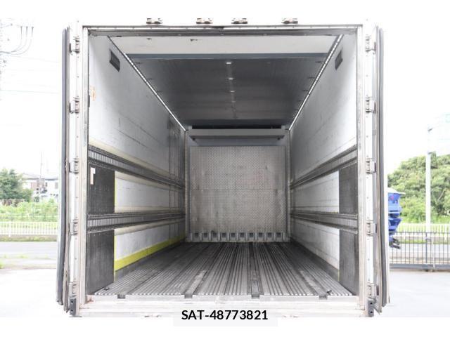 Isuzu GIGA 2018-03 7902656-7