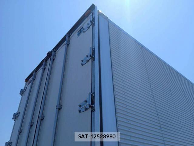 Isuzu GIGA 2016-03 7961847-12