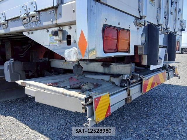 Isuzu GIGA 2016-03 7961847-15